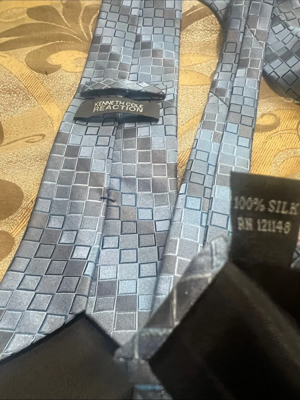 Kenneth Cole Reaction Men’s Necktie Blue Gray Geometric Puxel Square Grid Tie